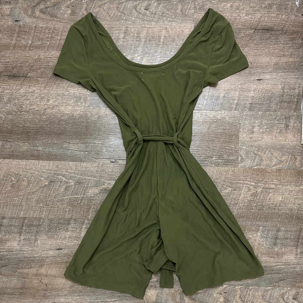 Women’s Light Olive Army Green Short Sleeve Tie Front Belted Romper- Size Medium - Picture 6 of 7